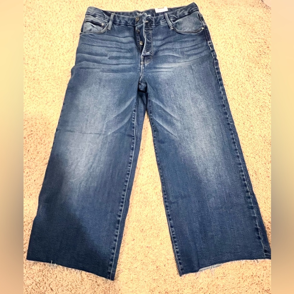 Time and Tru wide leg raw hem jean NEW!